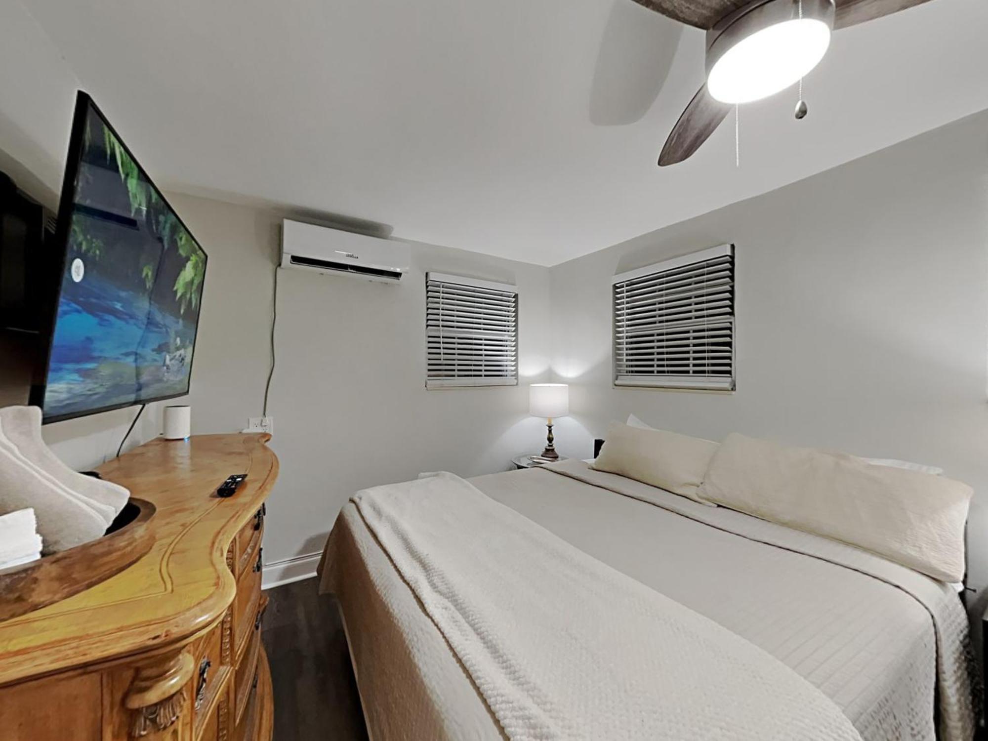 Private Rooms At Miami Centrally Located With Free Parking Exterior photo