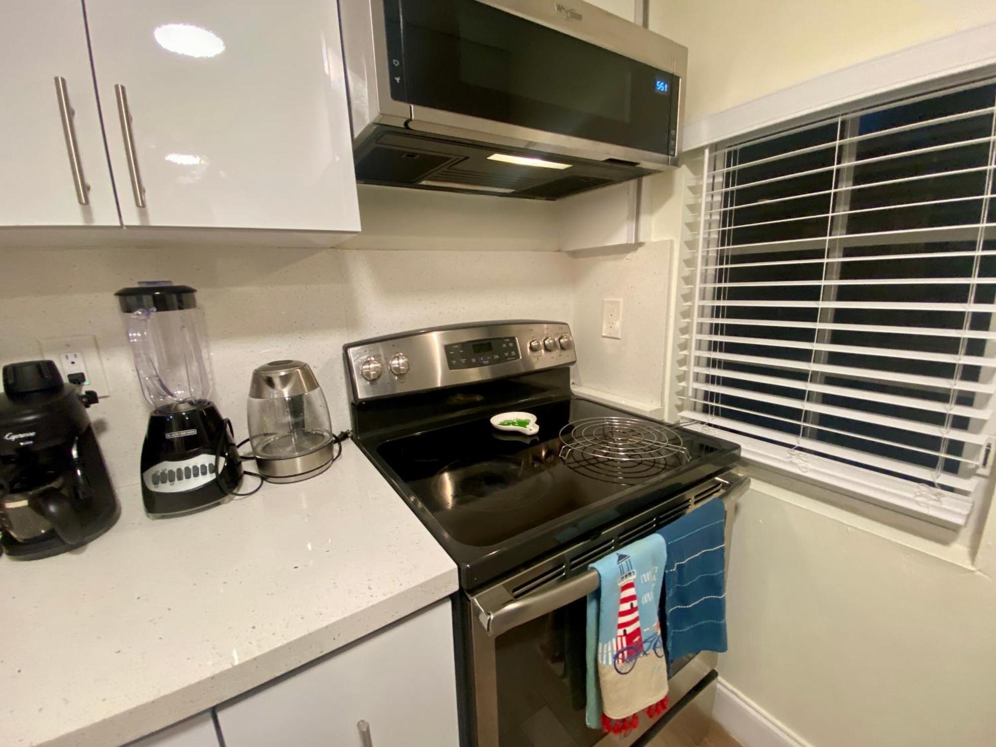 Private Rooms At Miami Centrally Located With Free Parking Exterior photo